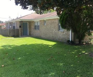 723 HOUMA Boulevard - yard